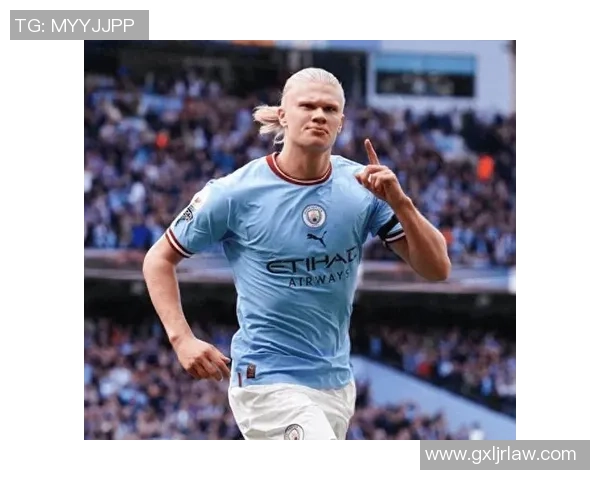 足球巨星与智能手机：探秘球场外的科技生活与社交互动